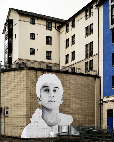 Thanh niên Andreas.