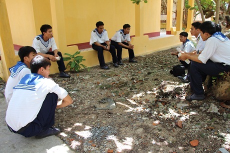 Buổi sinh hoạt của chiến sĩ ở đảo Trường Sa.