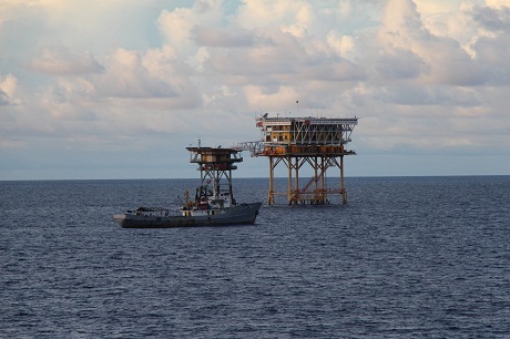 Giàn khoan DK 1 giữa trùng khơi.