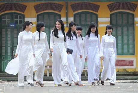 Tôi tạm xa lớp 11