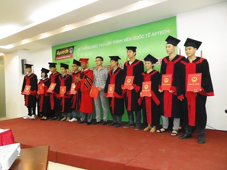 Sinh viên ngành lập trình chưa tốt nghiệp đã có việc làm