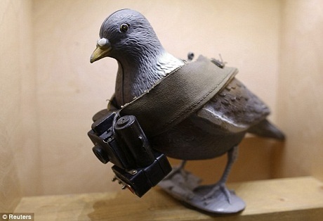 Hình ảnh về những bí mật ly kỳ của những James Bond