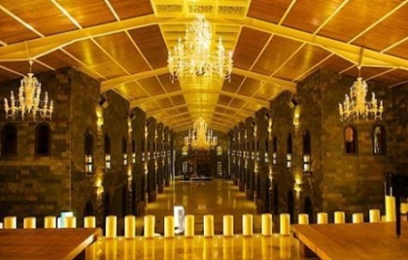 Masquerade Ball, vũ hội hóa trang được chờ đợi nhất trong năm - 2 Không gian lộng lẫy và sang trọng của lâu đài Long Island.
