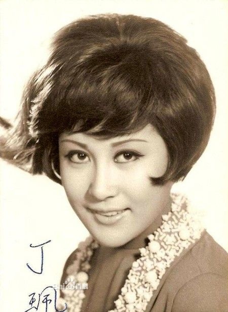 Bị nghi sát hại Lý Tiểu Long, mỹ nhân kêu oan - 2 Nữ diễn viên Đinh Bội.