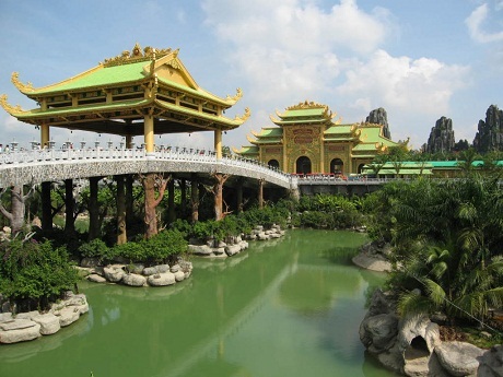 Hành trình về với biển đảo quê hương - 5 Đại Nam Quốc tự - viên ngọc của ngành du lịch Việt Nam