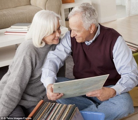 Hình thức mai táng mới: dùng tro người chết để làm… đĩa than