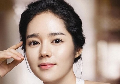 Phụ nữ châu Á "sôi sục" phẫu thuật thẩm mỹ đẹp như sao Hàn - 2 Nữ diễn viên Han Ga-in