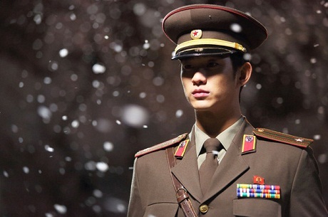 Kim Soo-Hyun gây ấn tượng mạnh với khán giả Hàn Quốc trong bộ quân phục của quân nhân Triều Tiên.