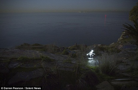 Những bức ảnh được thực hiện bằng kỹ thuật phơi sáng chậm.