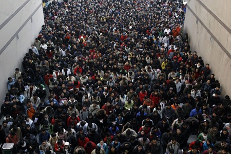 Ảnh chụp hồ bơi ở tỉnh Tứ Xuyên, Trung Quốc trong một ngày nắng nóng.