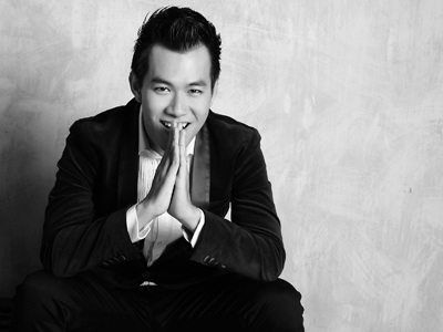 Nghệ sỹ, hoa hậu và … sách - 3 Ca sĩ Hồ Trung Dũng.