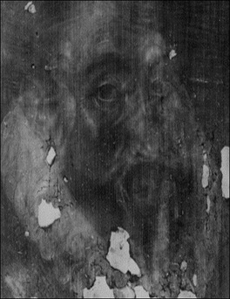 Phát hiện bằng tia X-quang cho thấy hình đức mẹ đồng trinh hiện ra trên bức chân dung