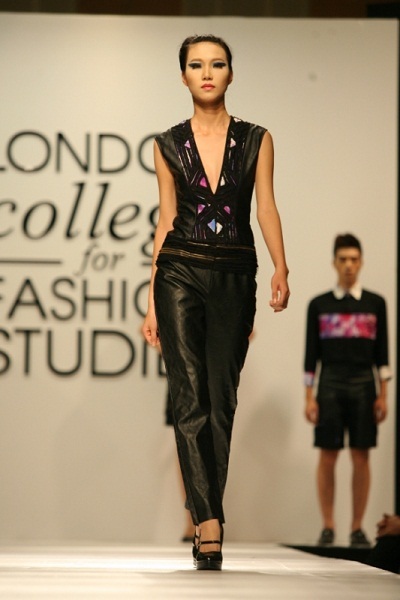 BST “Chuyến bay” của Quản Thùy Chi: