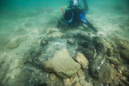Khám phá những tàn tích dưới đáy đại dương