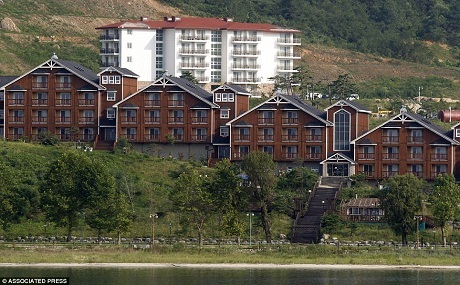 Khu resort Núi Kumgang còn có những biệt thự trông ra biển.