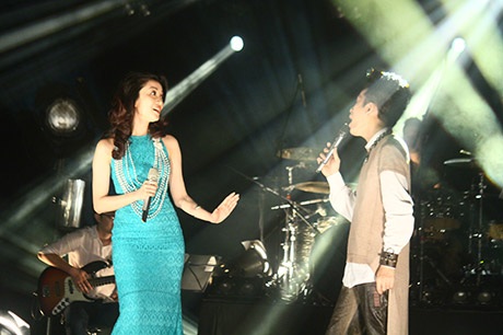 Và song ca với Tùng Dương trong ca khúc Tre xanh ru