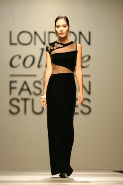 Vũ Hoài Phương và BST “Hồn Hoa”: