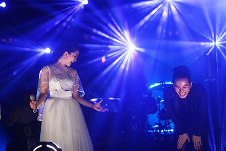 Những phút giây thả mình theo cảm xúc của các nghệ sĩ