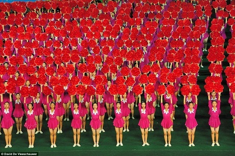 Mỗi màn đồng diễn đều huy động tới hàng ngàn người tham gia.