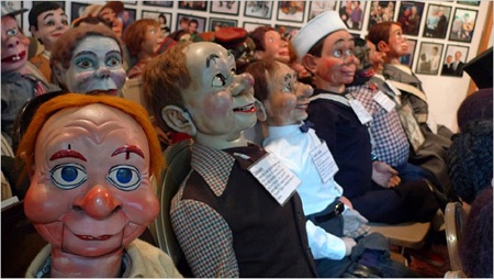 Tại bảo tàng Vent Haven trưng bày
hơn 750 con rối bụng với biểu cảm đáng sợ