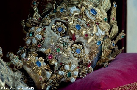 Những bộ hài cốt đắt giá nhất thế giới - 3 Di hài thánh
Benedictus.