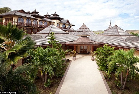 Nghỉ dưỡng ở khu resort đắt nhất thế giới - 4 Mỗi phòng nghỉ ở đây đều có phòng khách, phòng ngủ, phòng tắm và quầy bar riêng.