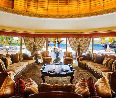 Nghỉ dưỡng ở khu resort đắt nhất thế giới - 9 Màu nước biển ở đây trong xanh tuyệt đẹp.