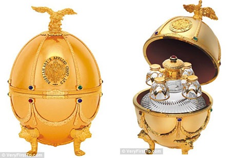 Được trả lương chỉ để... sống cuộc đời đại gia!