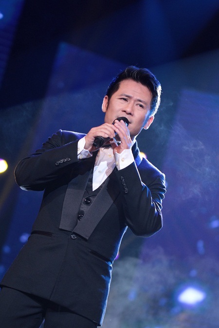 Phương Linh xin được... ôm Bằng Kiều trên sân khấu nhà hát Lớn