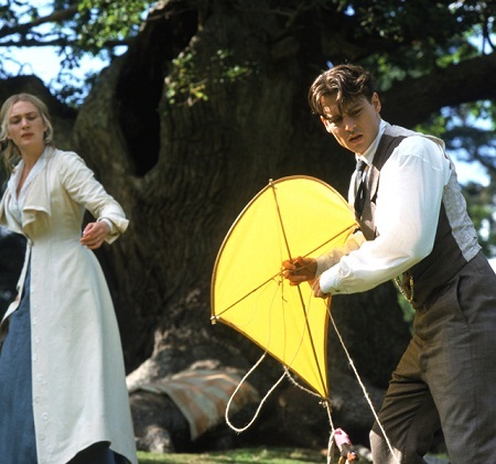 Johnny Depp với đôi mắt gần như mù và những vai diễn xuất sắc - 2 Finding Neverland (Đi tìm miền đất hứa - 2004)
