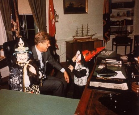 Hình ảnh vui Halloween của các Tổng thống Mỹ - 1 Hình ảnh vui Haloween của các Tổng thống Mỹ