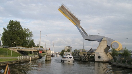 Cầu Slauerhoffbrug, thành phố Leeuwarden, Hà Lan: 