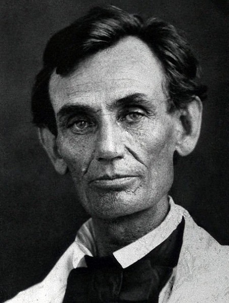 Bí mật thú vị đằng sau chuyện cố Tổng thống Mỹ Lincoln nuôi râu - 2 Một bức ảnh chụp Tổng thống Abraham Lincoln thời còn chưa nuôi râu.