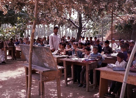 Hình ảnh gây kinh ngạc về "đất nước bất hạnh"- Afghanistan - 26 Trẻ em Afghanistan.