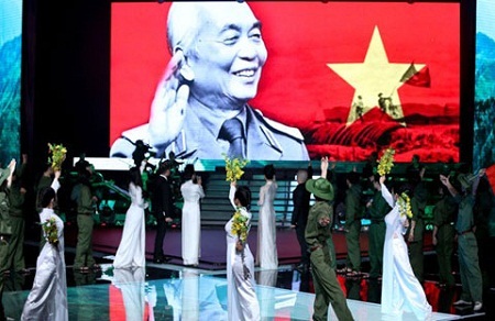 Vietnam’s next top Model và Giọng hát Việt bị phê "thiếu tế nhị" - 1 Vietnam’s next top Model và Giọng hát Việt bị phê thiếu tế nhị