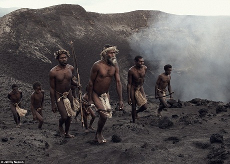 Những tộc người sắp... “biến mất vĩnh viễn” - 24 Người Maasai đo
độ giàu có của một gia đình bằng số lượng gia súc mà họ có.