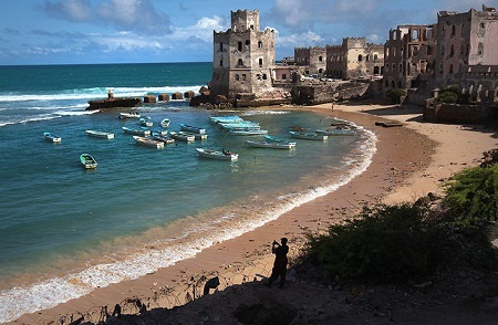 Chống lại cướp biển Somali bằng... giọng hát của Britney Spears? - 2 Bờ biển thành phố Mogadishu, Somali