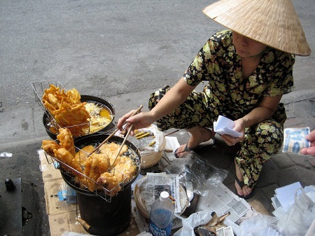 Thế giới viết gì về cuộc sống vỉa hè ở Hà Nội?