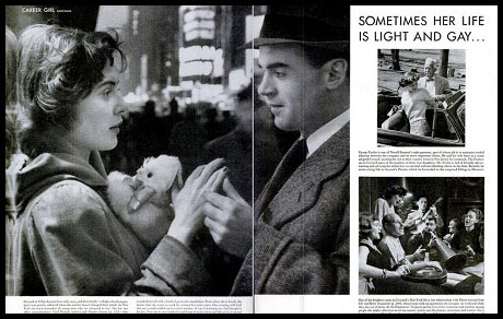 Dù bận rộn thế nào cũng không thể để mất vẻ duyên dáng, nữ tính.