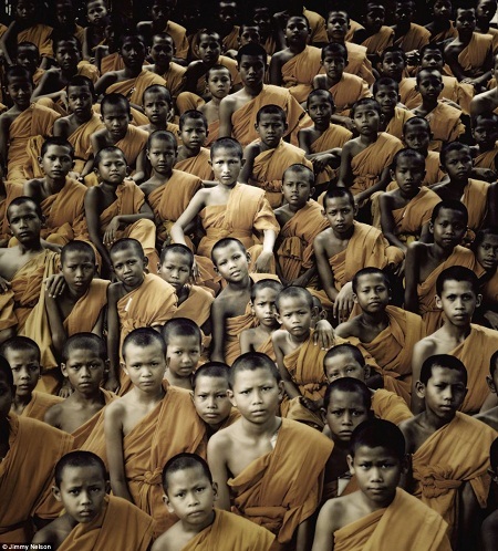 Những tộc người sắp... “biến mất vĩnh viễn” - 30 Người Drokpa sống
ở vùng biên giới giữa Ấn Độ và Pakistan.