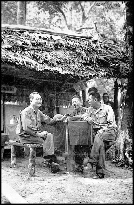 Những tư liệu quý giá về Tướng Giáp - 18 Bức ảnh chụp ngày 15/2/1968 ghi lại chân dung Đại tướng Võ Nguyên Giáp ở tuổi 57. (Ảnh: TTXVN)