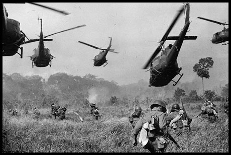Những bức ảnh quý giá về chiến tranh Việt Nam - 4 Cuốn sách “Vietnam:
The Real War” vừa được xuất bản ngày 1/10 tại Mỹ, Canada, và Anh.