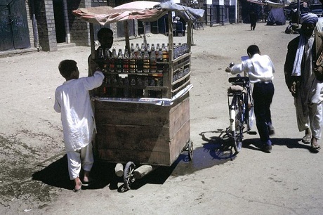 Hình ảnh gây kinh ngạc về "đất nước bất hạnh"- Afghanistan - 9 Cuộc sống lao động tuy vất vả nhưng ít nhất vẫn còn có sự bình yên.
