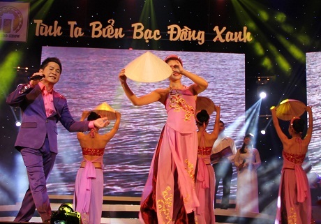 Trọng Tấn - Anh Thơ chinh phục khán giả bởi “Tình ta biển bạc đồng xanh” - 1 Trọng Tấn - Anh Thơ chinh phục khán giả bởi “Tình ta biển bạc đồng xanh”