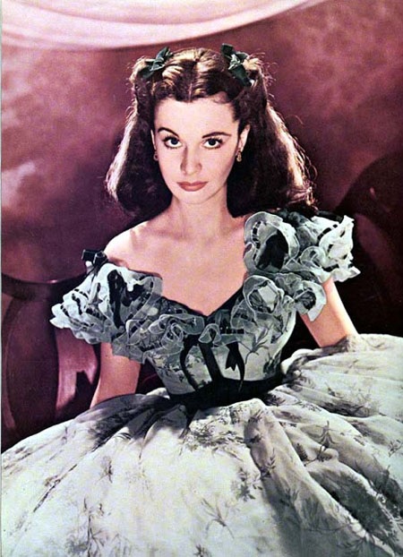 Những phụ nữ xinh đẹp và nổi loạn trong văn học - 3 Nữ diễn viên Vivien Leigh vào vai Scarlett O'Hara trong tác phẩm điện ảnh chuyển thể năm 1939.