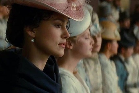 Những phụ nữ xinh đẹp và nổi loạn trong văn học - 4 Nữ diễn viên Keira Knightley vào vai Anna Karenina trong tác phẩm điện ảnh chuyển thể năm 2005.