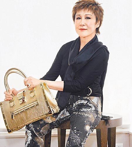 Đinh Bội ở tuổi ngoại lục tuần