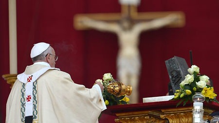 Vatican công bố mảnh xương được cho là của Đức Giáo Hoàng đầu tiên