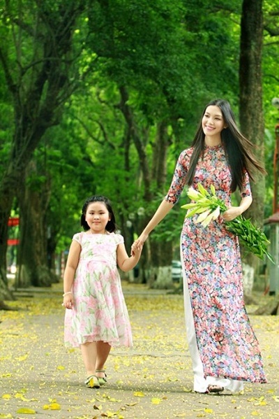 Ai xứng đáng là “hoa hậu” áo dài? - 8 Ngọc Hân: Hoa hậu Việt Nam 2010
