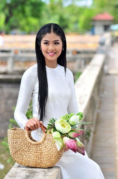 Ai xứng đáng là “hoa hậu” áo dài? - 12 Đặng Thu Thảo: Hoa hậu Việt Nam 2012